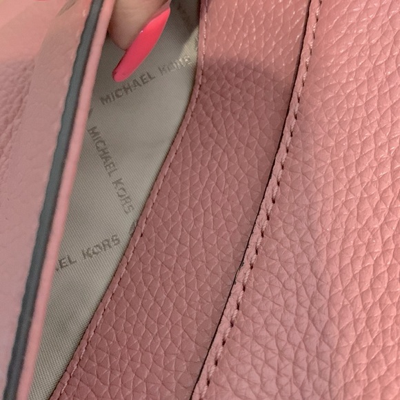 Michael Kors Medium Crossbody Bag/Satchel - Picture 9 of 10